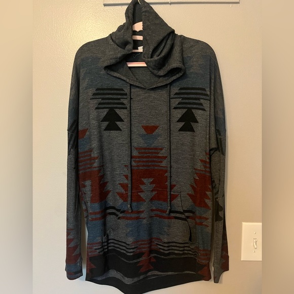 Aztec Pullover. - Picture 1 of 2